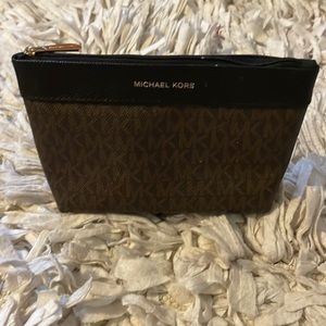 Makeup bag